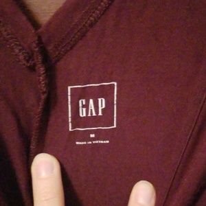 GAP Tops - Gapfit long sleeve open v back shirt GAP Tops - Gapfit long sleeve open v back shirt